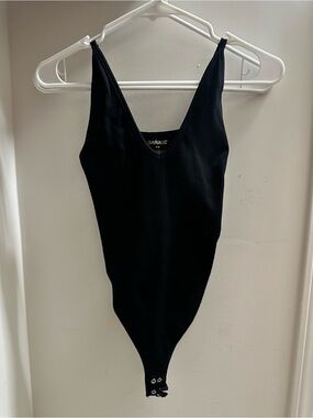 Garage Black Ribbed V-Neck Bodysuit Women’s Size Medium